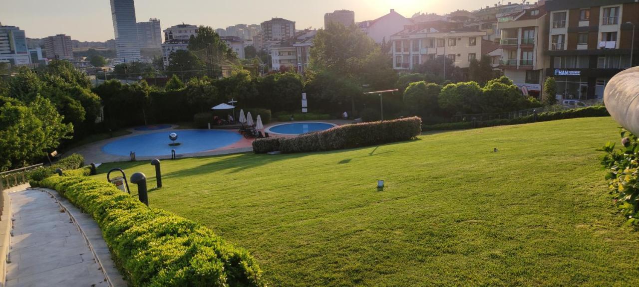 Studyo At High Flat Lägenhet Istanbul Exteriör bild